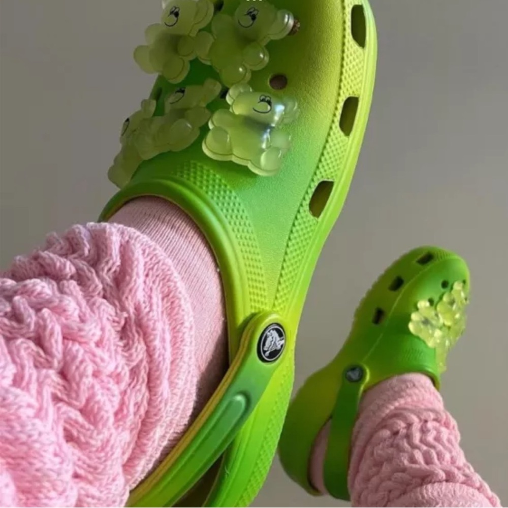 ✨Extremely Rare ✨Green Gummy Bear 🐻 Lazy Oaf X Crocs collab - Picture 2 of 4